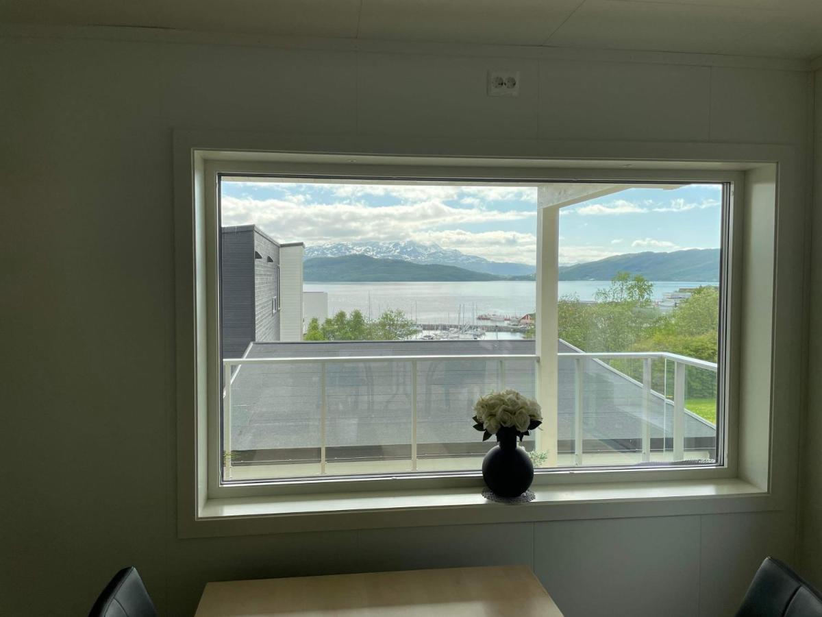 Veien Til Senja Apartment Finnsnes Luaran gambar
