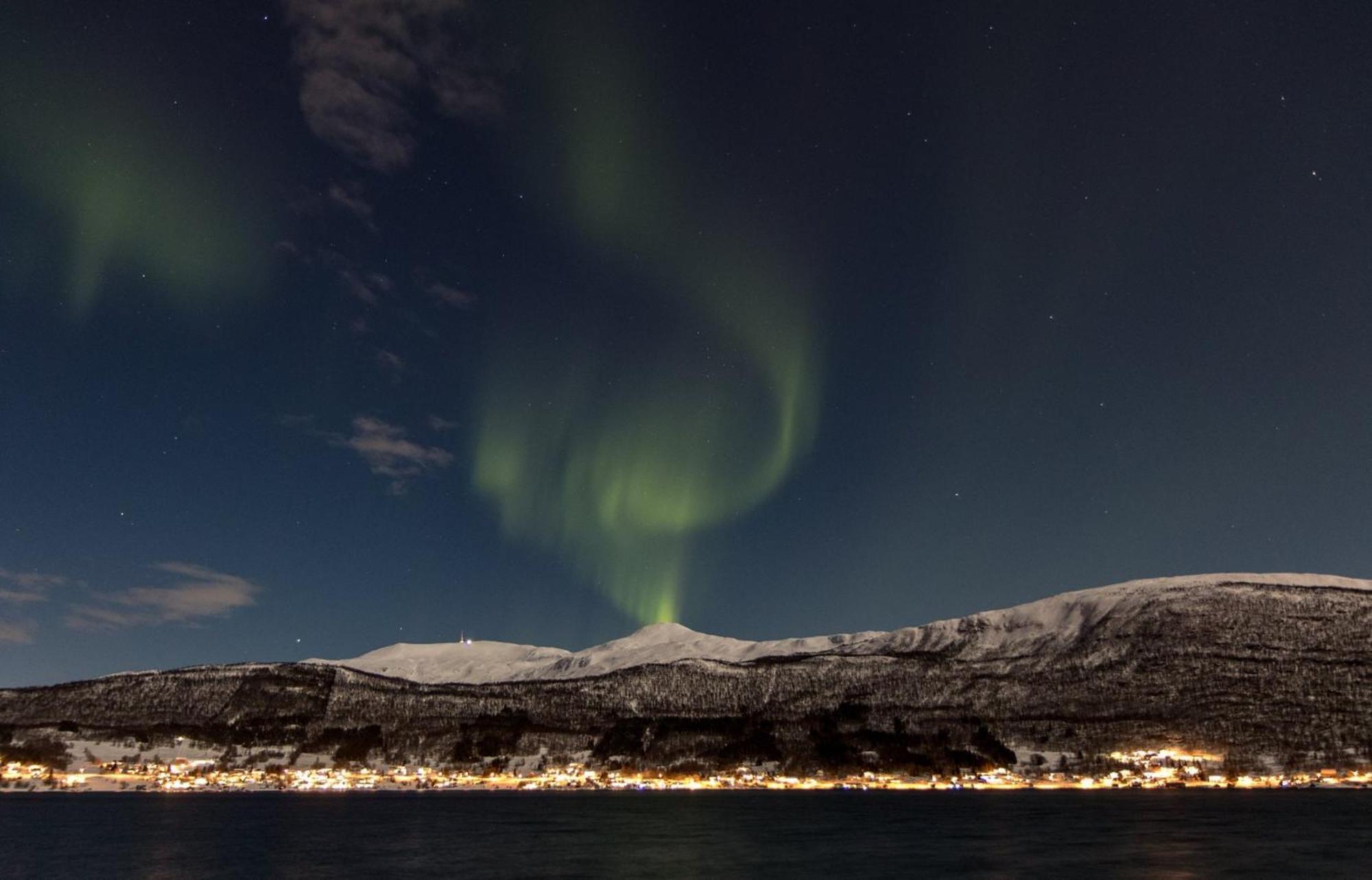 Veien Til Senja Apartment Finnsnes Luaran gambar